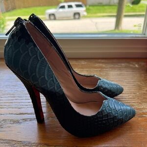 Betsy Johnson 5.5 TAYLR